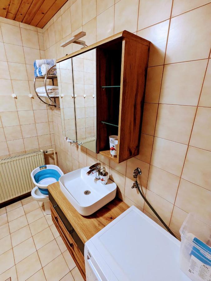 Apartments Zakrasnik Шкофья-Лока Экстерьер фото